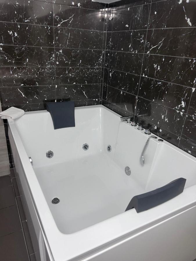 Jacuzzi Suites 2 Tessalónica Exterior foto